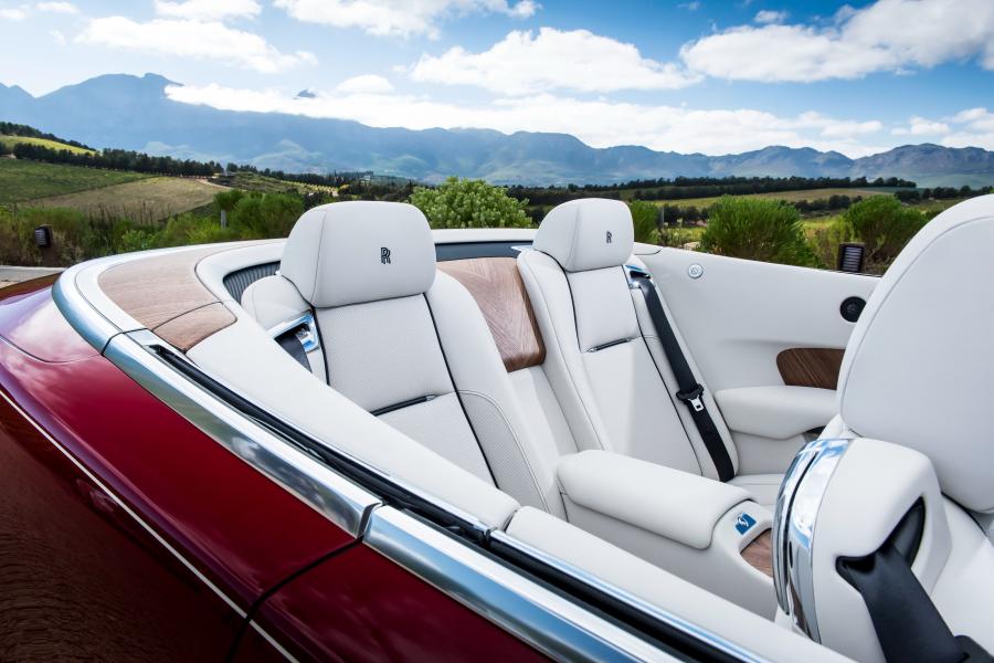  Rolls-Royce Dawn 2015 года  (фото 12 из 30)